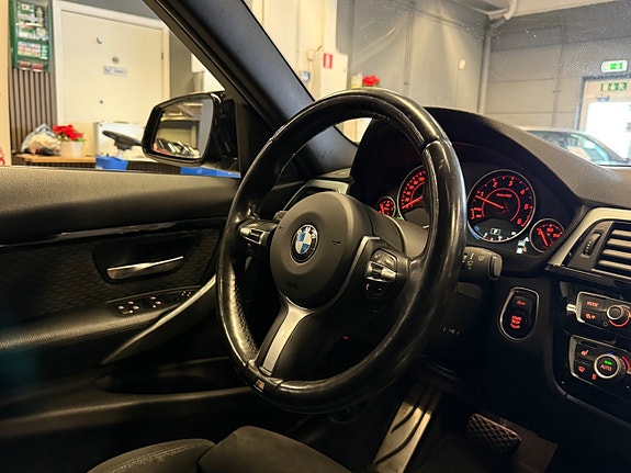 BMW 318d 29 of 30