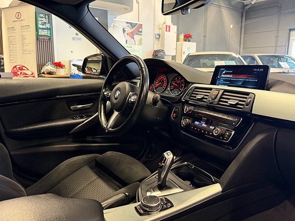 BMW 318d 28 of 30