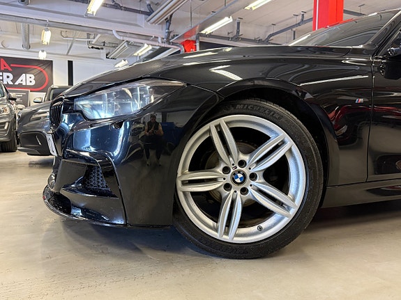 BMW 318d 2 of 30