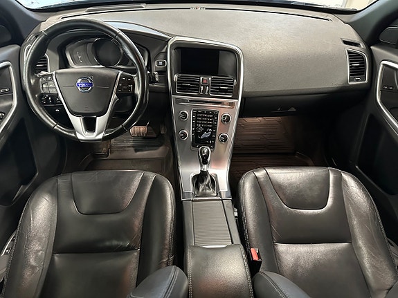 Volvo XC60 7 of 15