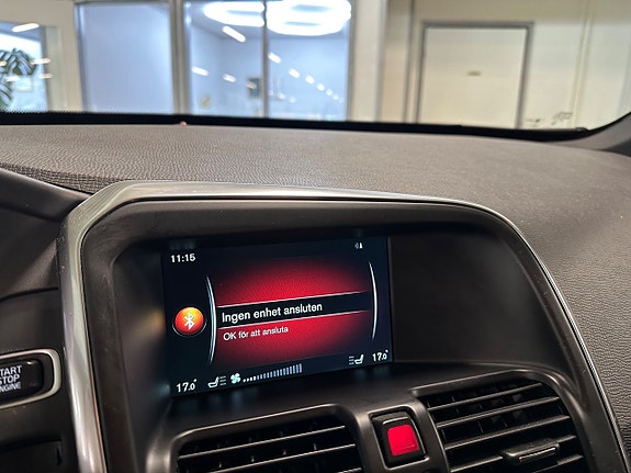 Volvo XC60 12 of 15