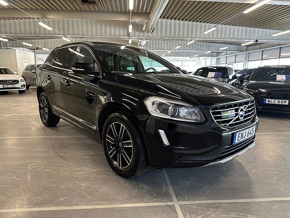 Volvo XC60 2 of 5