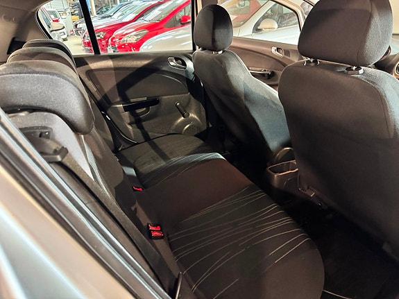 Opel Corsa 9 of 13