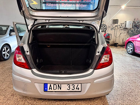 Opel Corsa 12 of 13