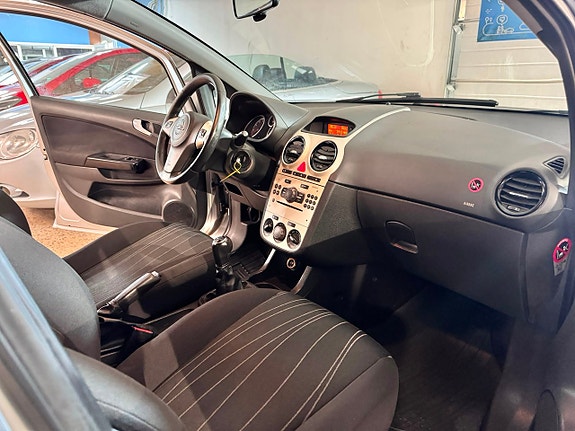 Opel Corsa 8 of 13