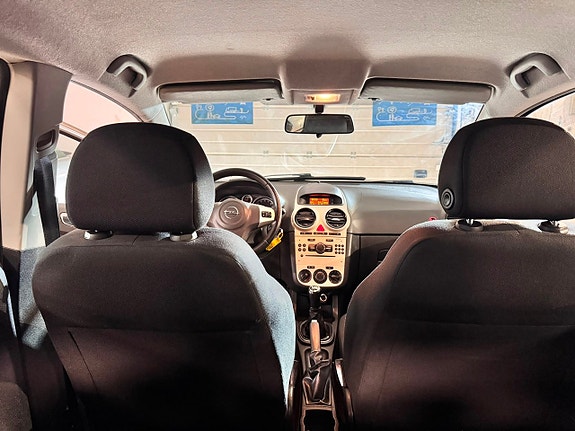 Opel Corsa 11 of 13