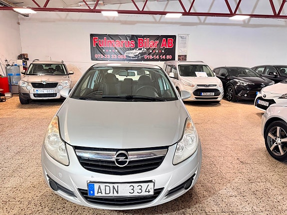 Opel Corsa 2 of 5