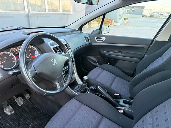 Peugeot 307 SW 7 of 11