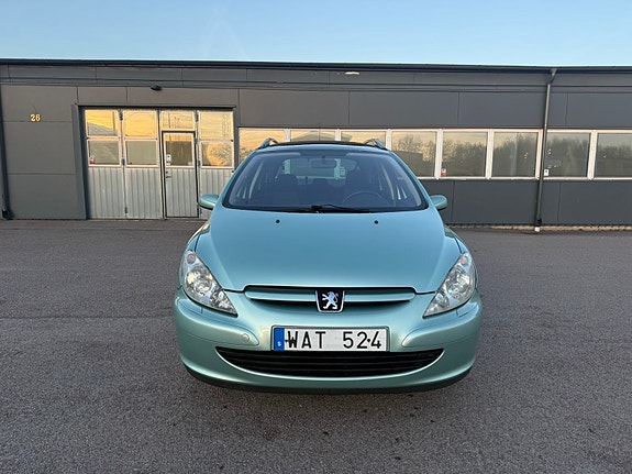 Peugeot 307 SW 2 of 5