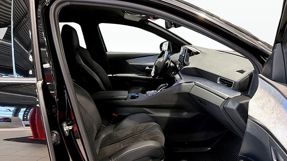 Peugeot 3008 3 of 5
