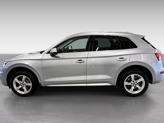 Audi Q5 2 of 5