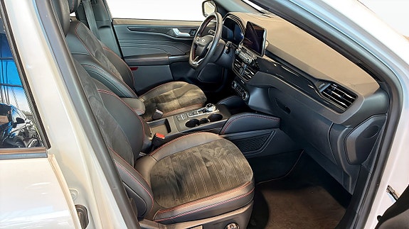 Ford Kuga 3 of 9