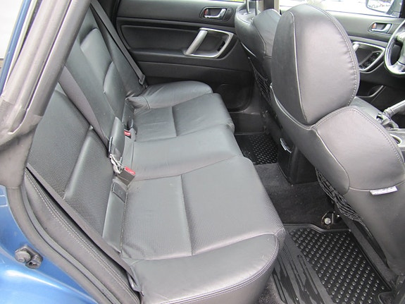 Subaru Legacy 9 of 26