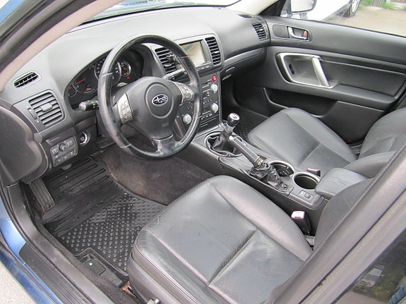 Subaru Legacy 10 of 26