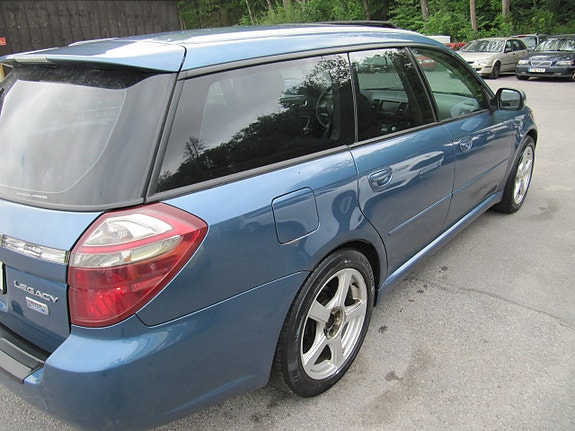 Subaru Legacy 5 of 26