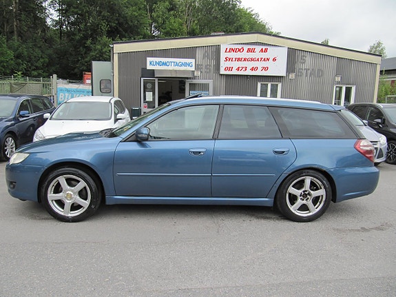 Subaru Legacy 4 of 26