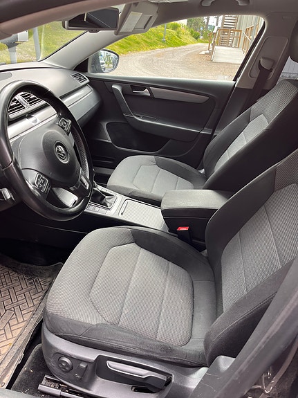 Volkswagen Passat 3 of 5