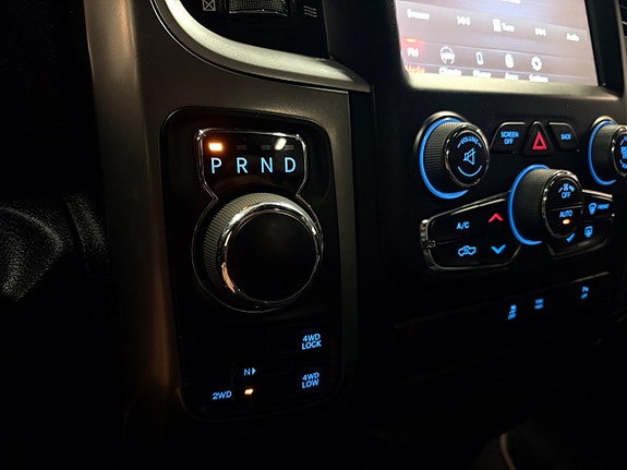Dodge RAM 1500 13 of 23