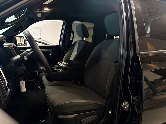 Dodge RAM 1500 17 of 23