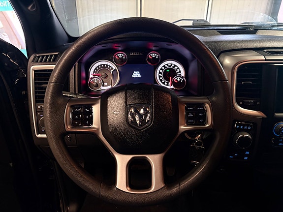 Dodge RAM 1500 10 of 23