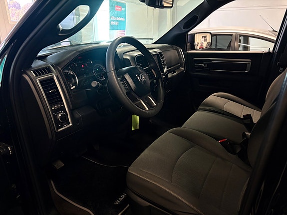 Dodge RAM 1500 18 of 23