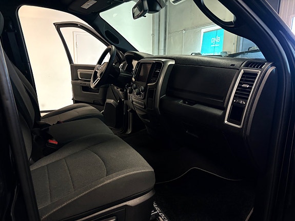 Dodge RAM 1500 16 of 23