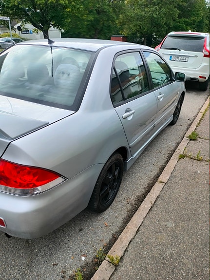 Mitsubishi Lancer 3 of 5