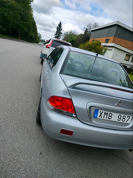 Mitsubishi Lancer 2 of 5