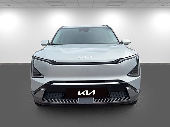 Kia EV5 2 of 18