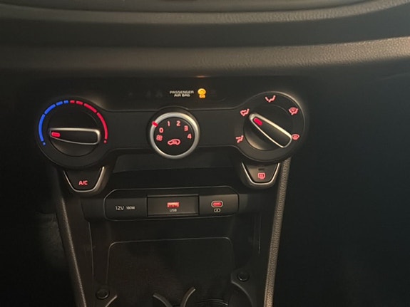 Kia Picanto 13 of 17