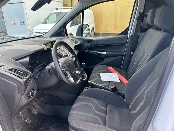 Ford Transit Connect 3 of 5