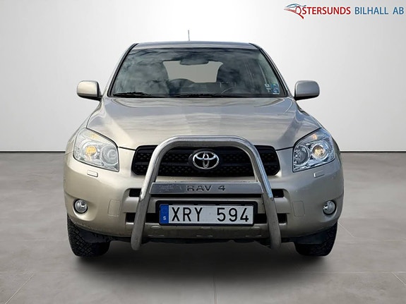 Toyota RAV4 2 of 5