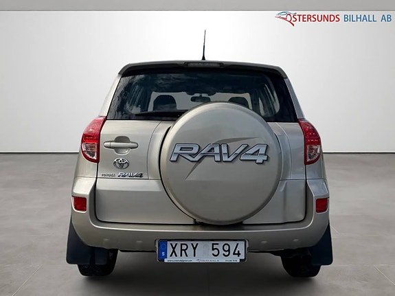 Toyota RAV4 5 of 5