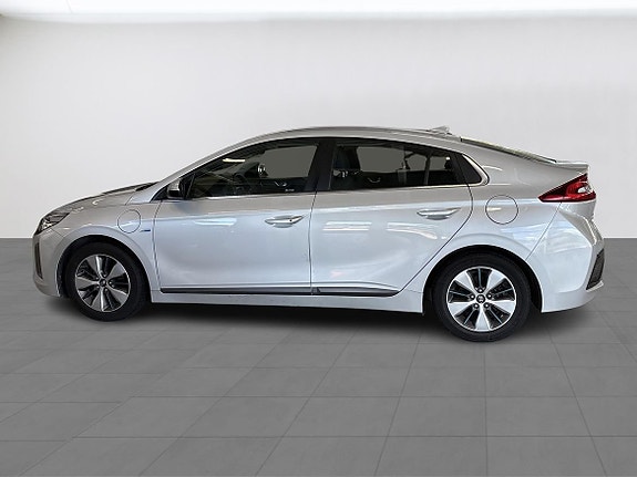 Hyundai IONIQ 2 of 5