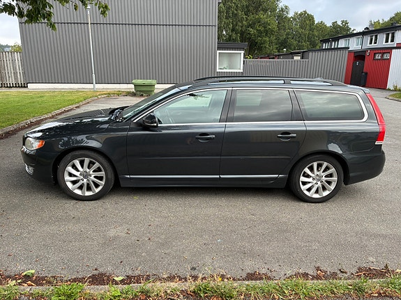 Volvo V70 3 of 8