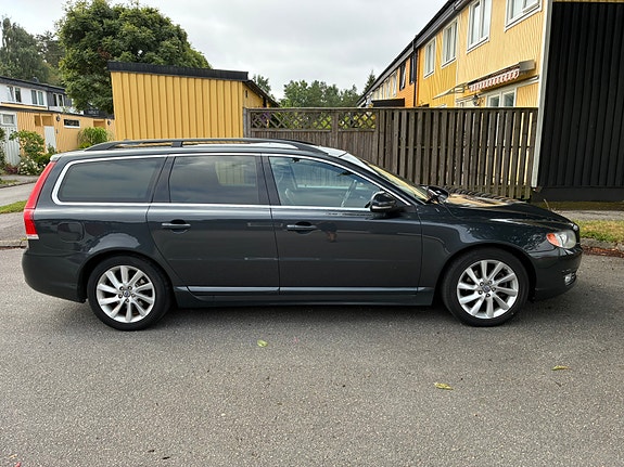 Volvo V70 4 of 8