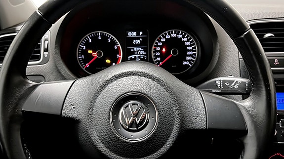 Volkswagen Polo 17 of 17