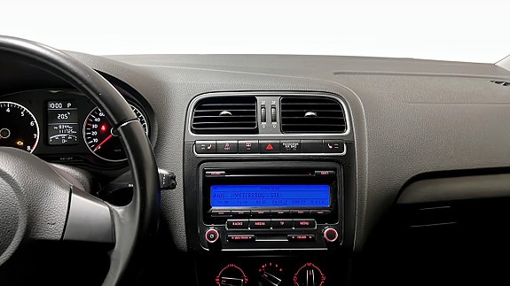 Volkswagen Polo 9 of 17