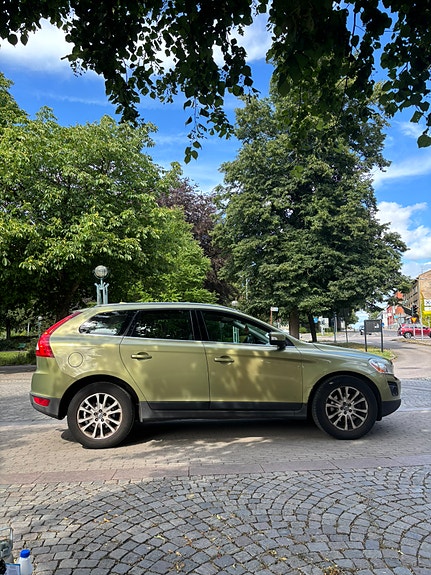 Volvo XC60 3 of 5