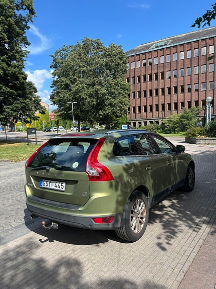 Volvo XC60 4 of 5