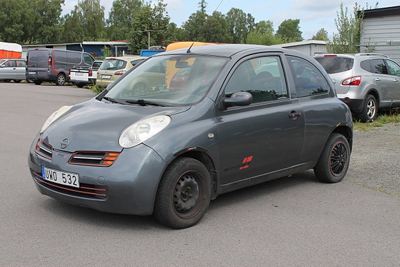 Nissan Micra 2 of 5