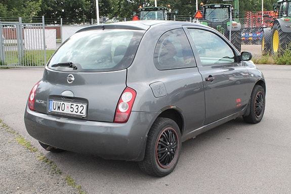 Nissan Micra 4 of 5