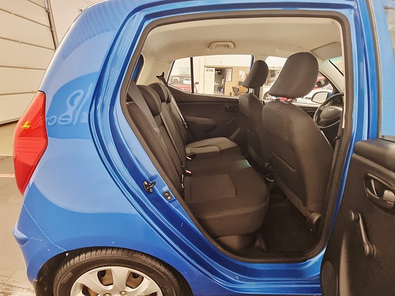 Hyundai i10 20 of 24