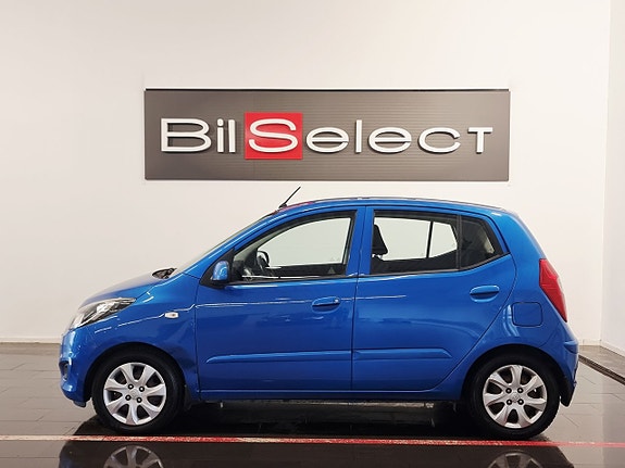 Hyundai i10 2 of 5