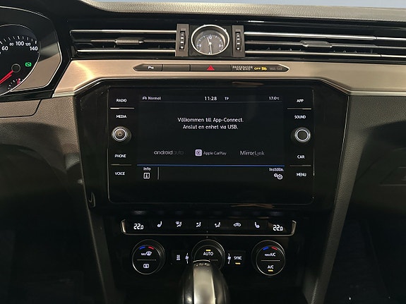 Volkswagen Passat 15 of 20