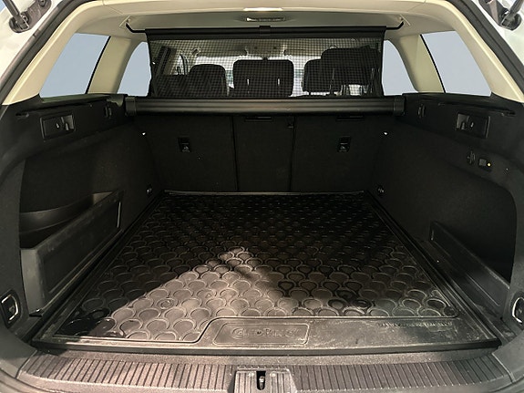 Volkswagen Passat 12 of 20