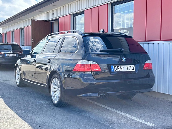 BMW 523i 4 of 26