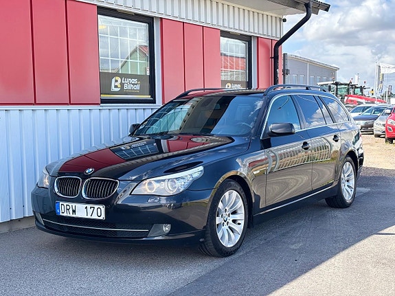 BMW 523i 2 of 26