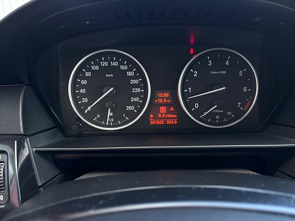 BMW 523i 13 of 26