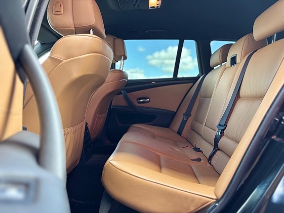 BMW 523i 21 of 26